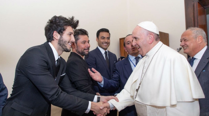 Sebastián Yatra y el Papa Francisco Sebastián Yatra y el Papa Francisco
