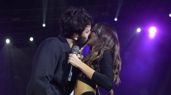 Beso de Sebastián Yatra y Tini Stoessel en Buenos Aires