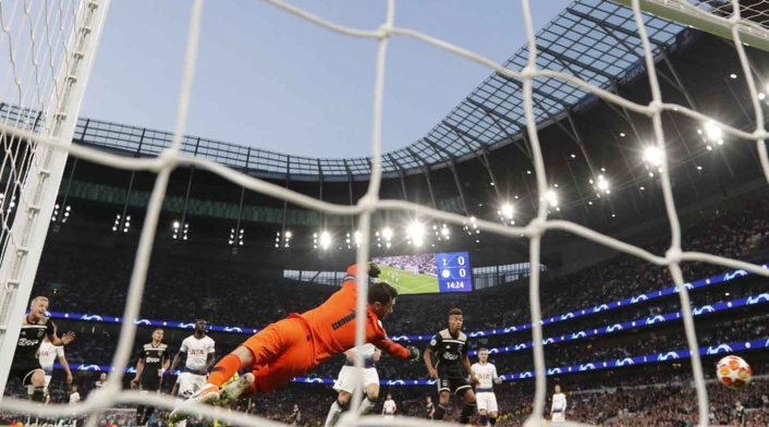 Ajax, con un pie en la final. Ajax, con un pie en la final.