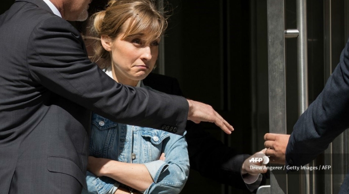 Allison Mack acusada de tráfico sexual