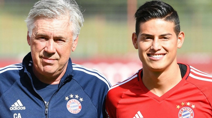 James Rodríguez junto a Carlo Ancelotti