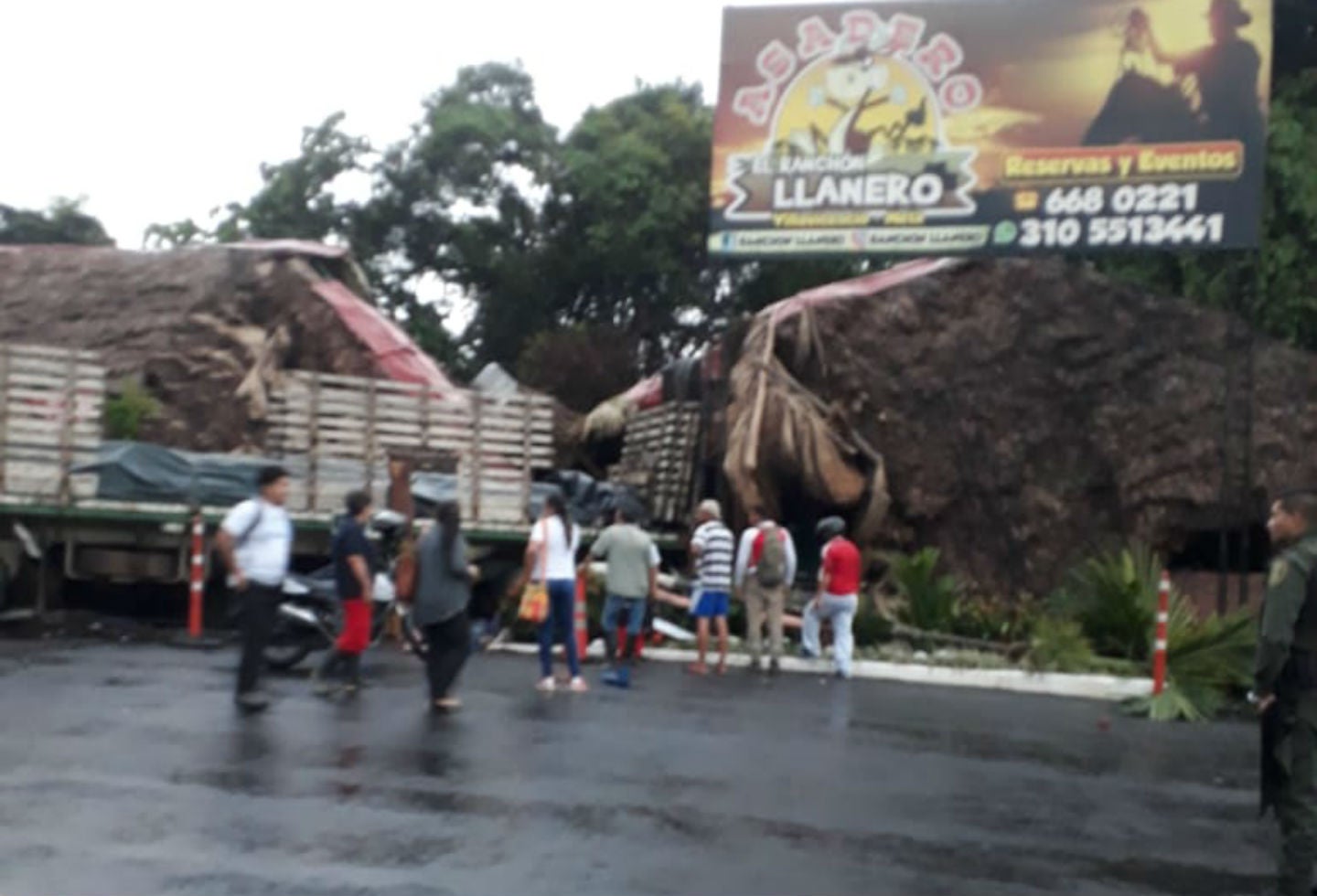 Accidente de tránsito en Villavicencio en la vía Llano Lindo Accidente de tránsito en Villavicencio en la vía Llano Lindo