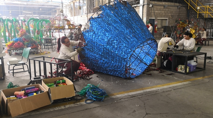 El material utilizado en Medellín para el alumbrado navideño