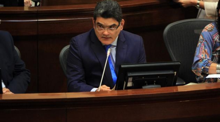 Gregorio Eljach, secretario del Senado