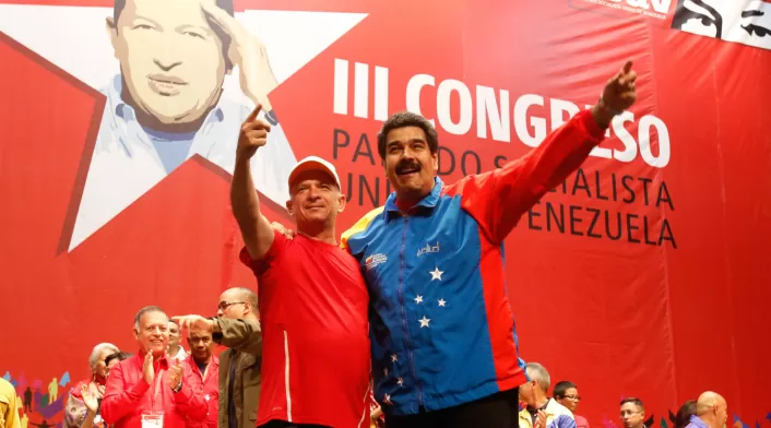 El exgeneral venezolano Hugo Carvajal junto al líder del régimen venezolano, Nicolás Maduro, el 27 de julio de 2014 en Caracas