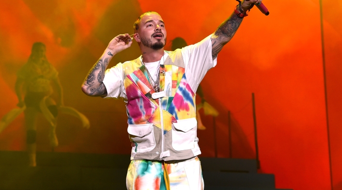 J Balvin durante su presentación en Coachella, en Indio (California), en Estados Unidos