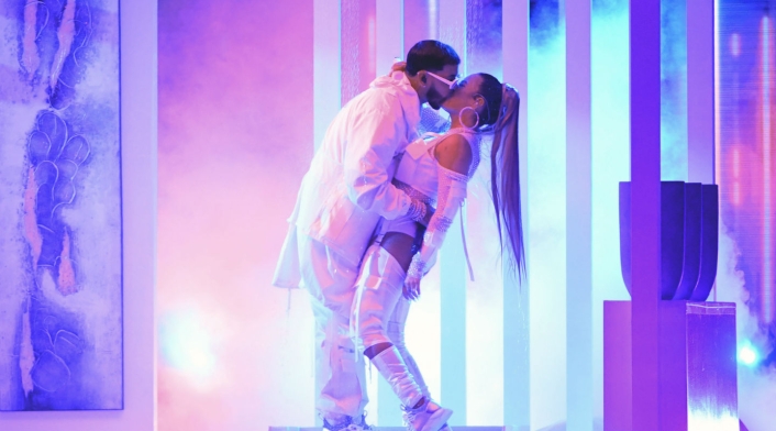 Karol G y Anuel AA en los Premios Billboard de la Música Latina 2019