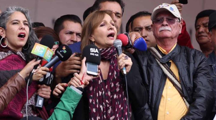 Ángela María Robledo en la Plaza de Bolívar Ángela María Robledo en la Plaza de Bolívar
