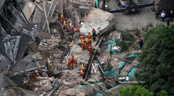 Edificio se desplomó en Shanghái
