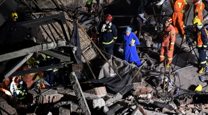 Edificio se desplomó en Shanghái