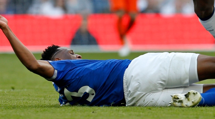 Yerry Mina durante el partido ante el Tottenham en la Premier League