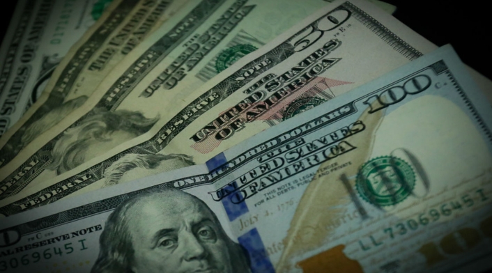 Dolares Dolares