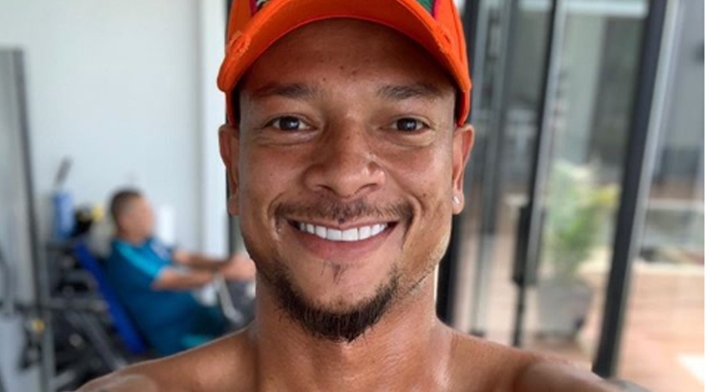 El jugador se cansó de los comentarios de sus seguidores y se defendió a través de una historia en Instagram.