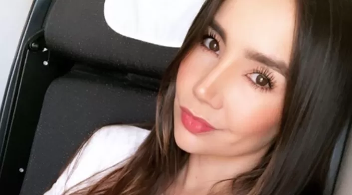 La cantante fue confundida con una actriz de contenido para adulto, debido al gran parecido que existe entre ellas.