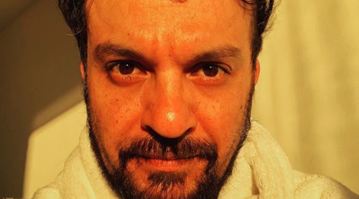 Julián Román actúa con exnovias Silvia De Dios y Geraldine Julián Román vuelve a actuar