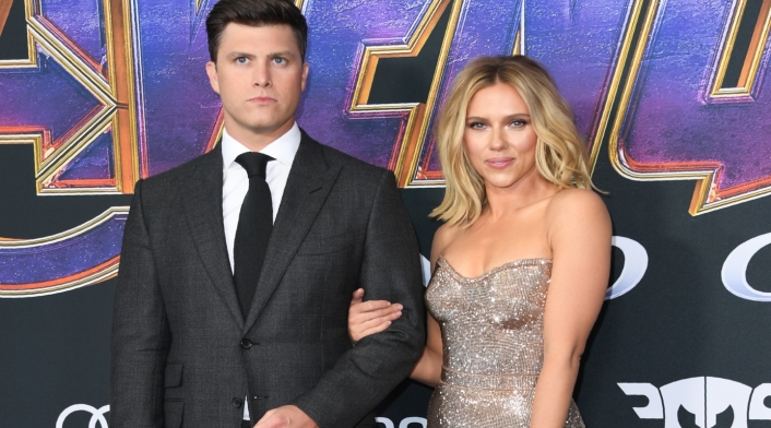 Scarlett Johansson y Colin Jost