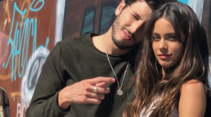La cantante aclaró que tipo de relación lleva con el colombiano.
