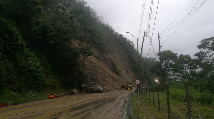 Derrumbes sobre la vía Bogotá - Villavicencio