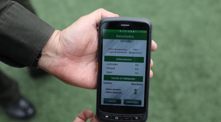 Identificación biométrica a la entrada del estadio El Campín