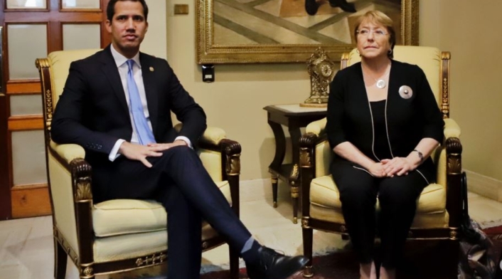 Juan Guaidó con Michelle Bachelet