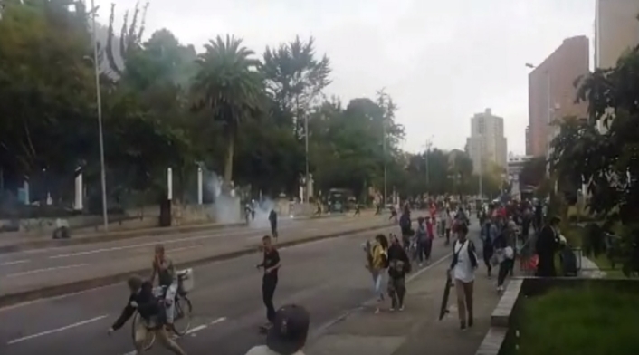 Enfrentamiento entre carabineros y skaters