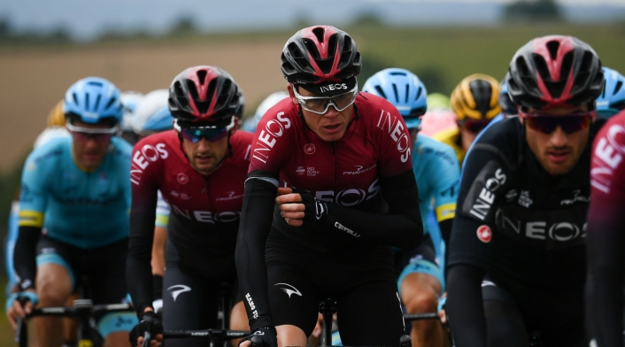 Chris Froome sufrió una dura caída que le costó su participación en el Tour de Francia.