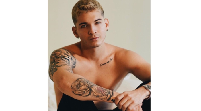 Legarda, el eterno youtuber y reguetonero.