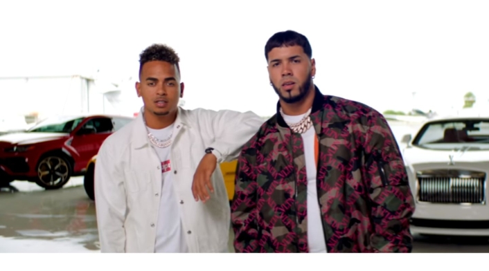 Ozuna y Anuel AA en su canción 'Cambio'.