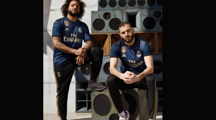 Los jugadores de Real Madrid portando la segunda camiseta de la temporada 2019/20