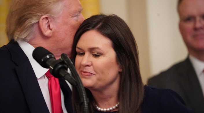Sarah Sanders, junto a Donald Trump. Sarah Sanders, junto a Donald Trump.