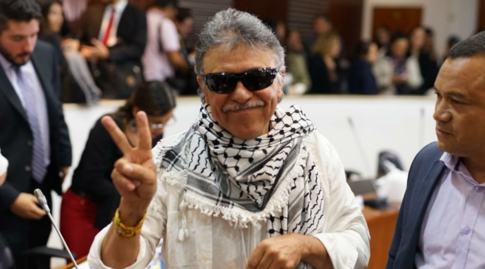 Este fue el gesto de Jesús Santrich que le molestó al presidente de la Comisión Séptima de la Cámara. Este fue el gesto de Jesús Santrich que le molestó al presidente de la Comisión Séptima de la Cámara.
