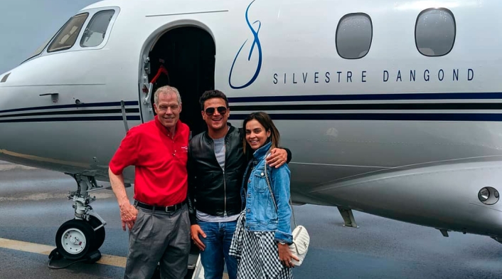 Silvestre Dangond con su nuevo avión