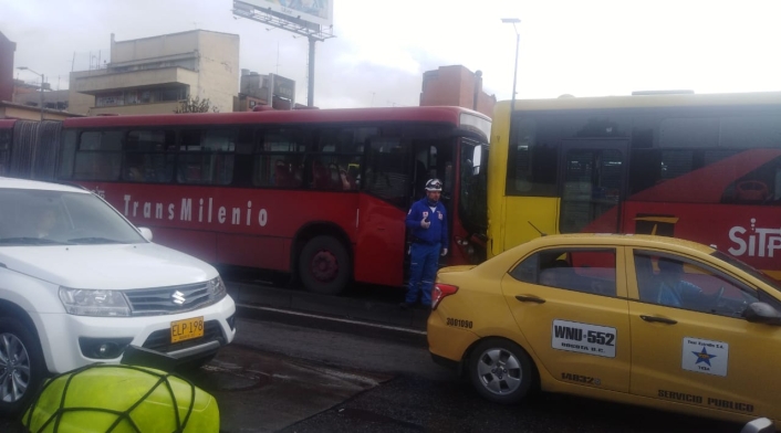 Choque de buses de Transmilenio Choque de buses de Transmilenio