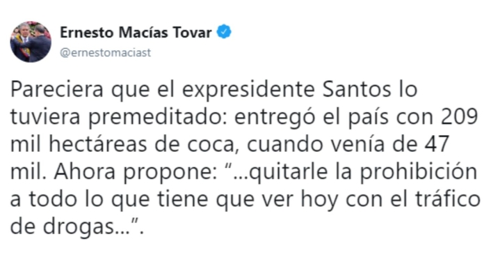 El trino de Ernesto Macías contra Juan Manuel Santos.