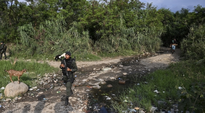 Trocha en frontera colombo venezolana