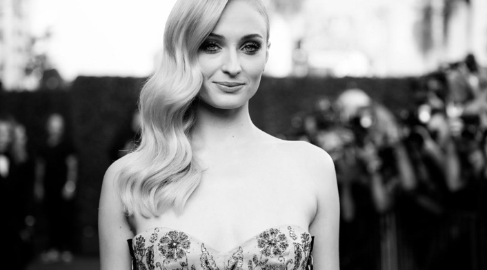 La actriz, que protagoniza la nueva película de la franquicia, asistió con un vestido de Louir Vuitton.