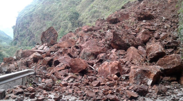 La vía al Llano, cerrada de manera indefinida