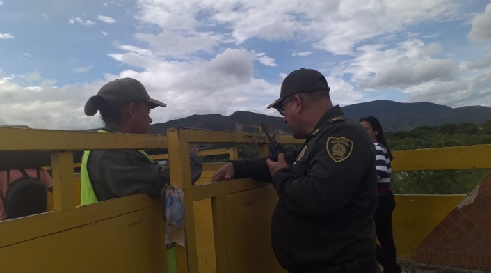 Persisten largas filas en pasos fronterizos entre Colombia y Venezuela