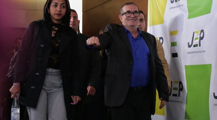 'Timochenko' acompañado de Jhoana Castro, la madre de su hijo.