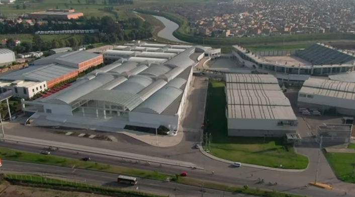 El Arena Bogotá, ubicado al salir de la capital por la calle 80