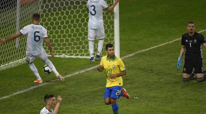 Roberto Firminho, delantero brasilero. Roberto Firminho, delantero brasilero.