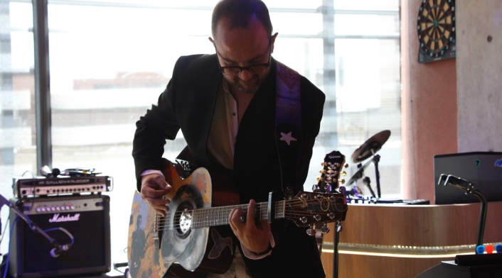 César López, artista colombiano