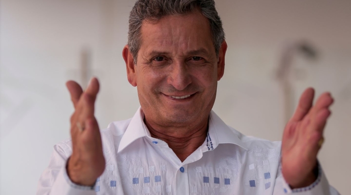 Darío Gómez Darío Gómez fue retenido por las autoridades.