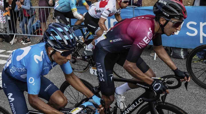 Egan Bernal y Nairo Quintana, ciclistas colombianos. Egan Bernal y Nairo Quintana, ciclistas colombianos.