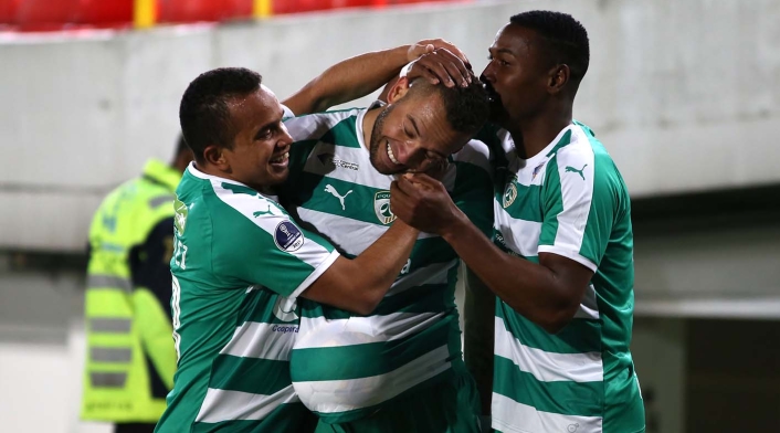 La Equidad Vs. Royal Pari