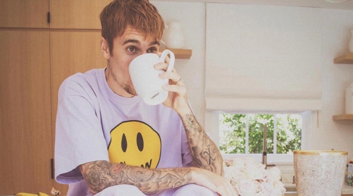 Justin Bieber luce su nueva perforación