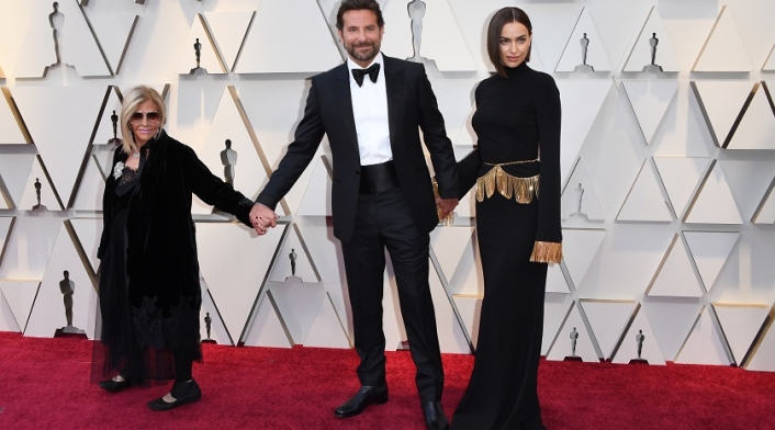 Irina Shayk, Bradley Cooper y su madre