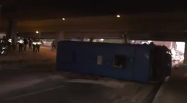 Bus de SITP se volcó