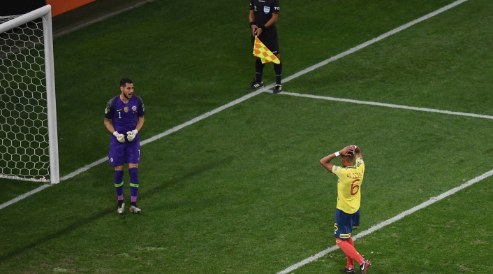 William Tesillo tras fallar penal ante Chile en la Copa América de Brasil William Tesillo tras fallar penal ante Chile en la Copa América de Brasil