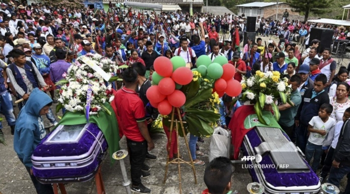 Asesinato de líderes indígenas Eugenio Tenorio, de 46 años, y Kevin Mestizo, de 23, fueron asesinados el sábado en un enfrentamiento con disidencias de la exguerrilla FARC que no se acogieron al histórico pacto de paz de 2016, según la Defensoría del Pueblo.